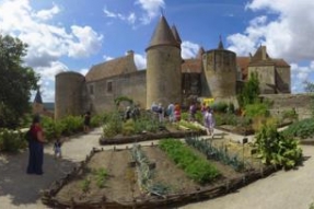 Chantier international de jeunes bénévoles au château de Châteauneuf